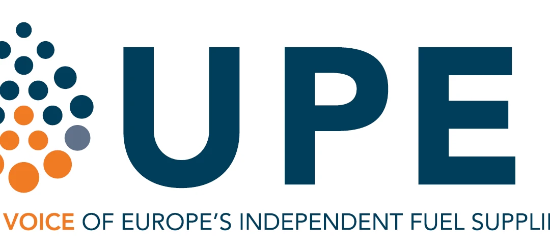 Nowy design, który zawiera typografię i logo dla UPEI, głosu niezależnych dostawców paliwa w Europie. Odważna grafika i elementy multimedialne sprawiają, że ta reklama się wyróżnia.